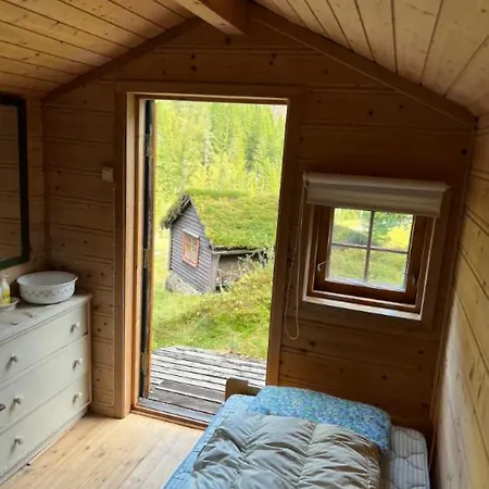 Feriehus Tradisjonell Norsk I Vakre Rasdalen *