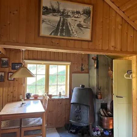 Tradisjonell Norsk I Vakre Rasdalen
