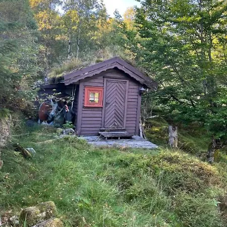 Tradisjonell Norsk I Vakre Rasdalen Feriehus